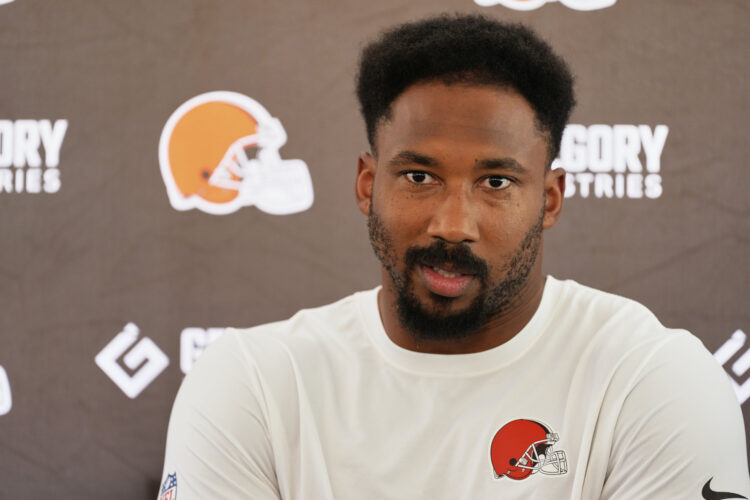 Browns DE Garrett ticketed for speeding in Strongsville